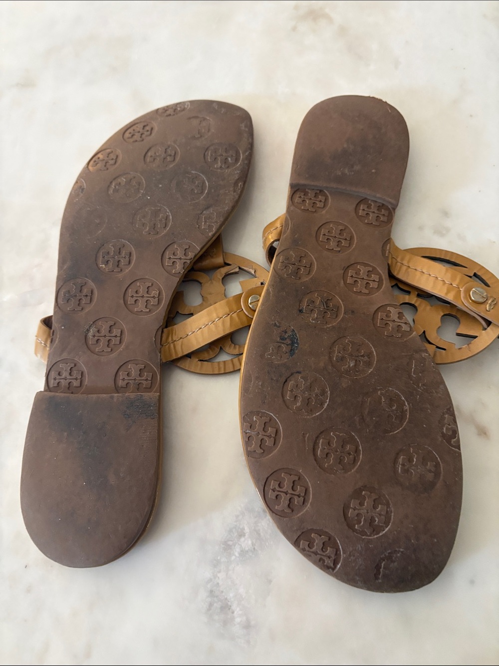 Tory Burch Miller sandals tan color cachets Patent Leather FAIR 7 - Picture 5 of 10